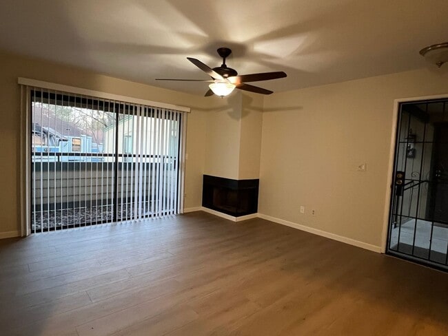 Building Photo - Updated South Natomas Condo