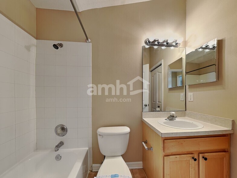 Building Photo - 10602 Drayton Ct