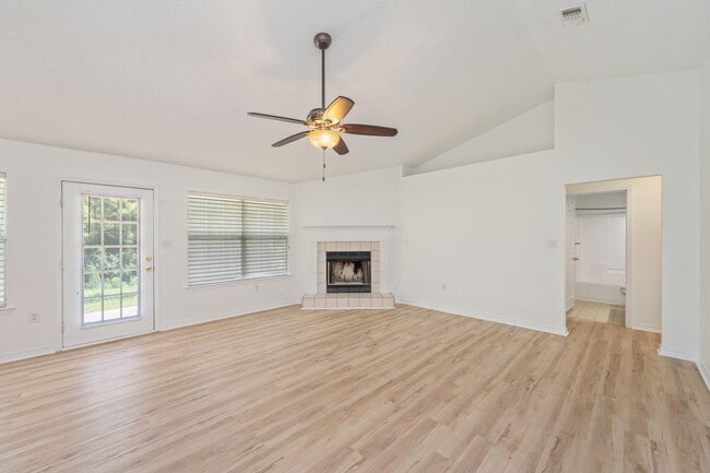 Building Photo - 9750 Parker Lake Cir
