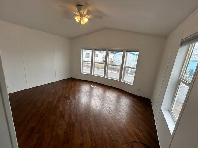 Building Photo - 643 Grantsdale Rd