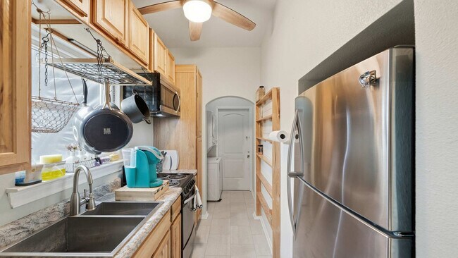 Building Photo - 1314 Stagecoach Dr