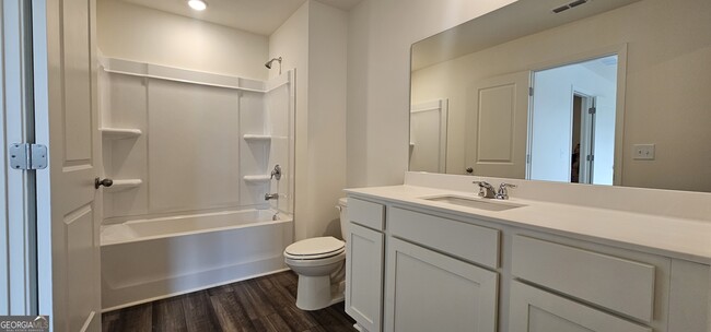 Building Photo - 304 Hynes Dr