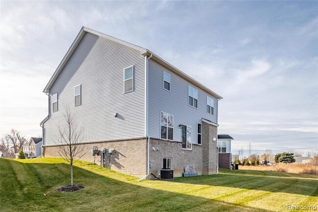 Building Photo - 5556 Hobart Ct