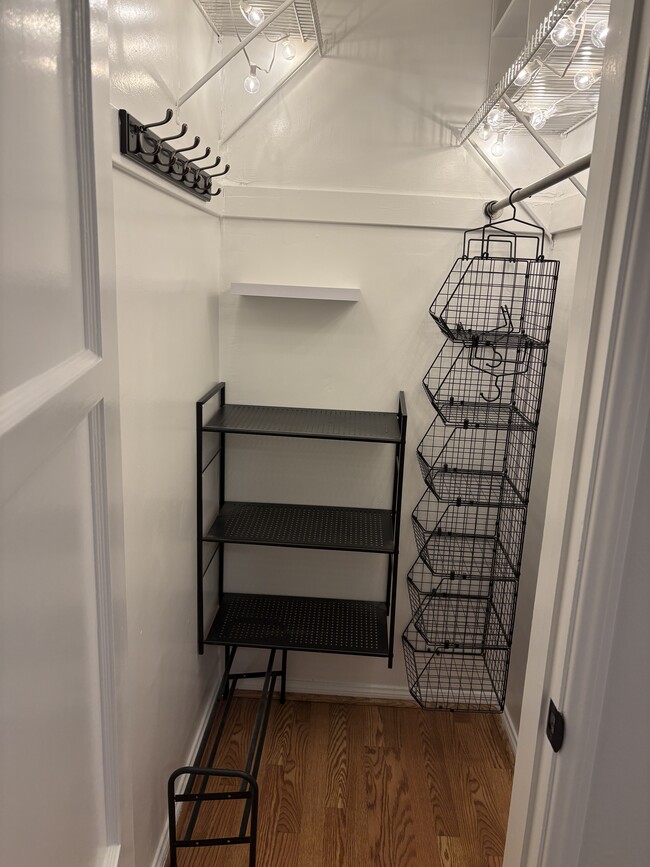 Building Photo - 1644 S Garth Ave