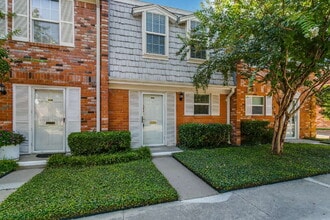 Building Photo - Beautifully Updated 2-Bedroom Condo in Gated Indian Creek Community!