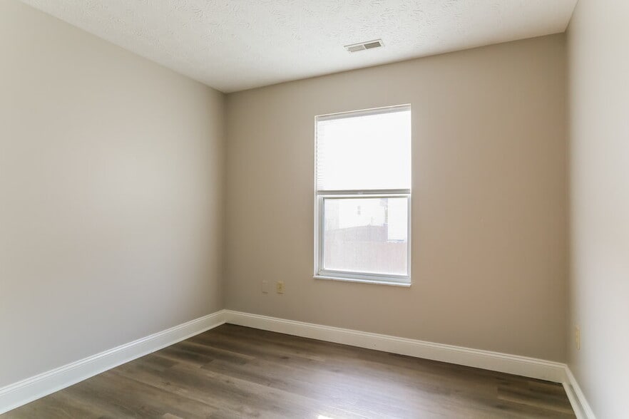 Building Photo - 3819 Liriope St