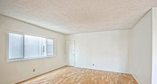 Building Photo - 1500 Manhattan Ave