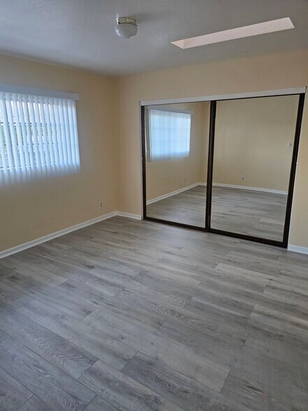 Building Photo - 417 N Glenwood Pl