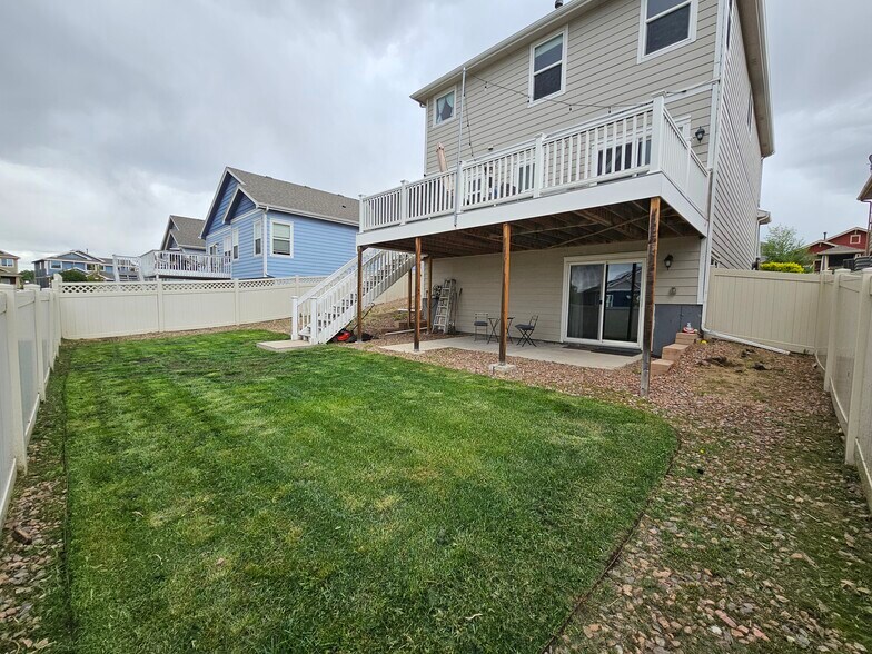 Building Photo - 1350 Alveston St