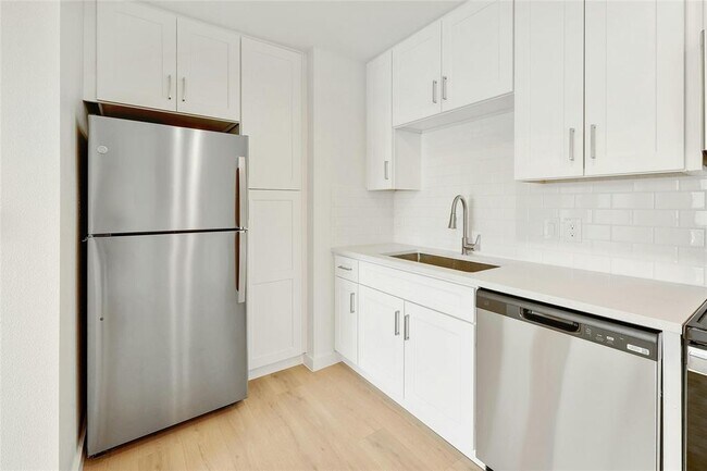 Building Photo - 1915 E Martin Luther King Jr Blvd