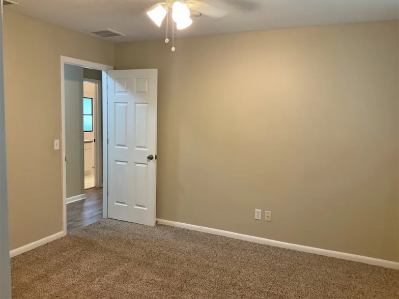 Building Photo - 200 SE 19th Terrace