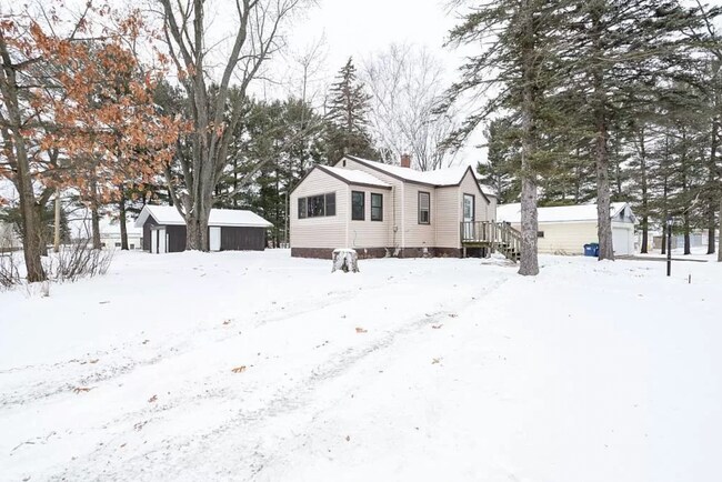 Building Photo - 801 Lake View Dr