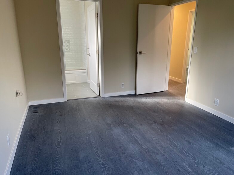 Building Photo - 85 Longview Dr