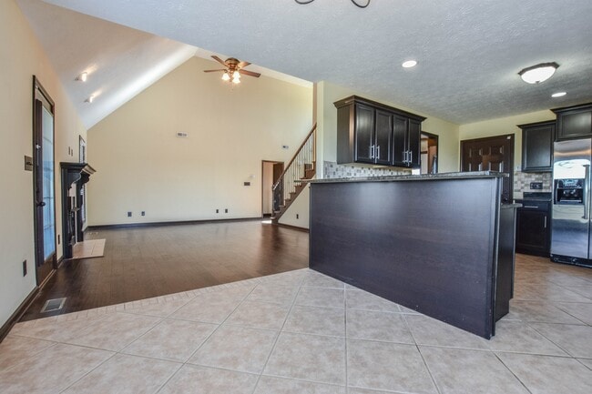 Building Photo - Pet Friendly with No Backyard Neighbors!