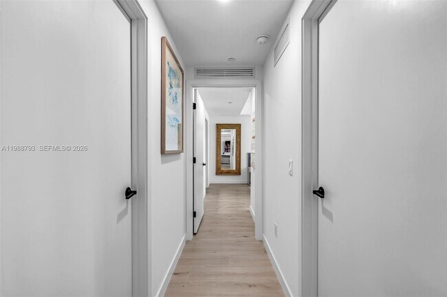 Building Photo - 225 N Miami Ave