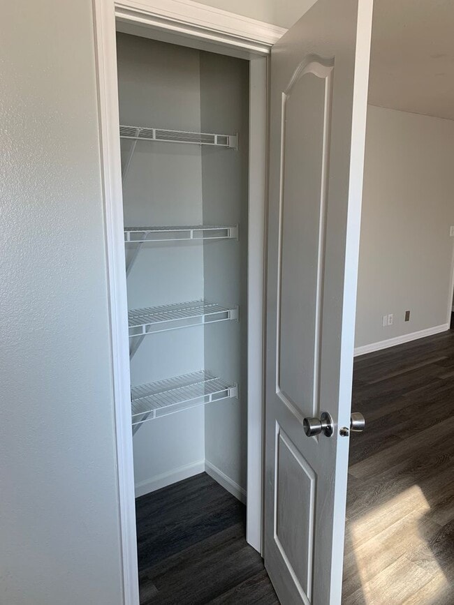 Building Photo - Tucked away on a quiet dead-end street, 773 offers the perfect mix of privacy and vibe.