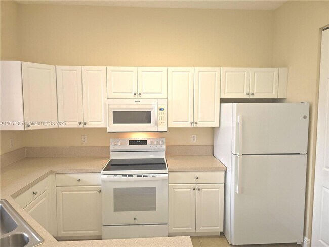 Building Photo - 4706 SW 160th Ave