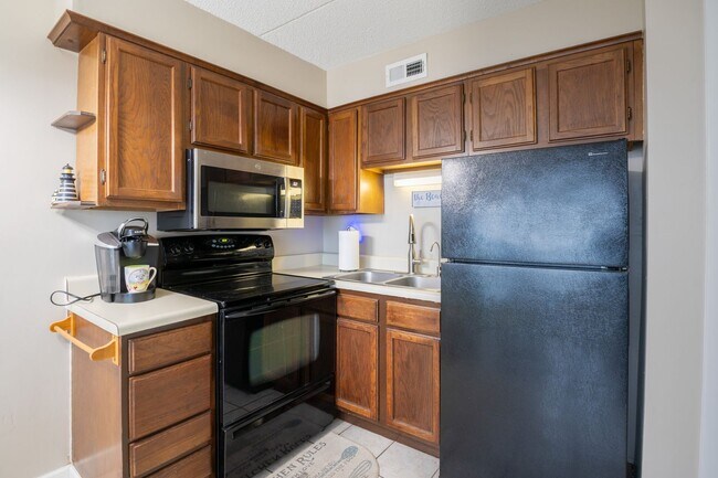 Building Photo - TIME TO SECURE A PROPERTY FOR THE FALL OF '26-SPRING OF '27