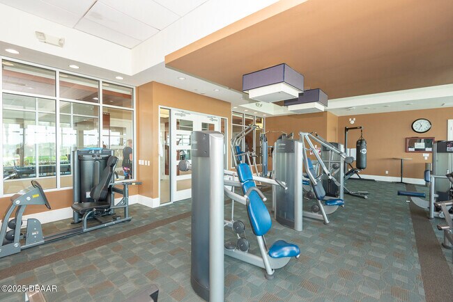 Building Photo - 231 Riverside Dr