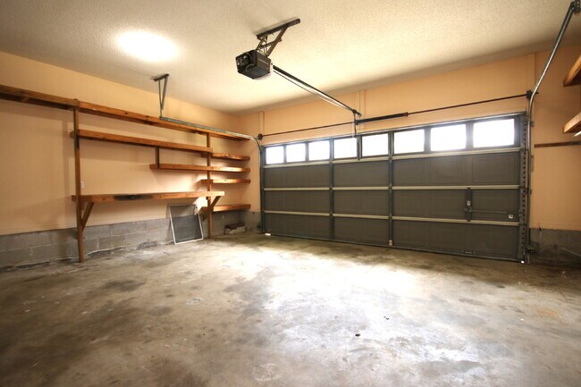 Building Photo - Spacious 4-Bedroom Cantonment Home with Sc...