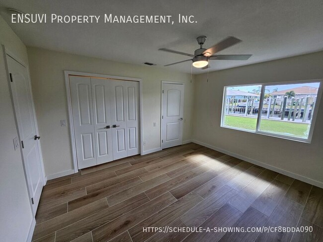 Building Photo - 1018 Spindle Palm Way