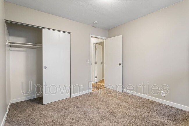 Building Photo - 4127 SE 28th Ave