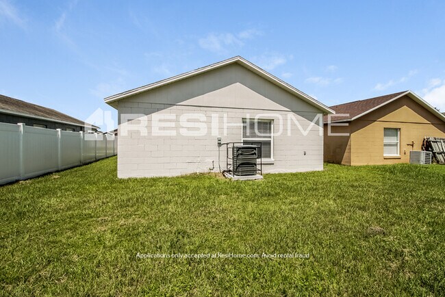 Building Photo - 1837 Lacy Ln