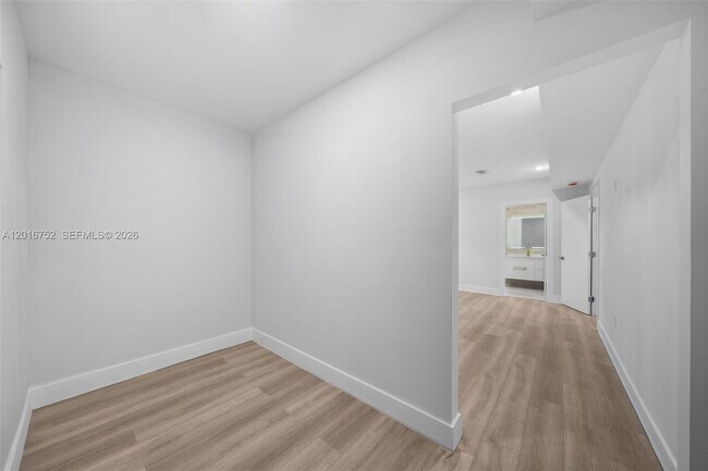 Building Photo - 4746 NW 10th Ave