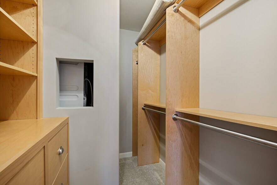 Building Photo - 126 Por La Mar Cir