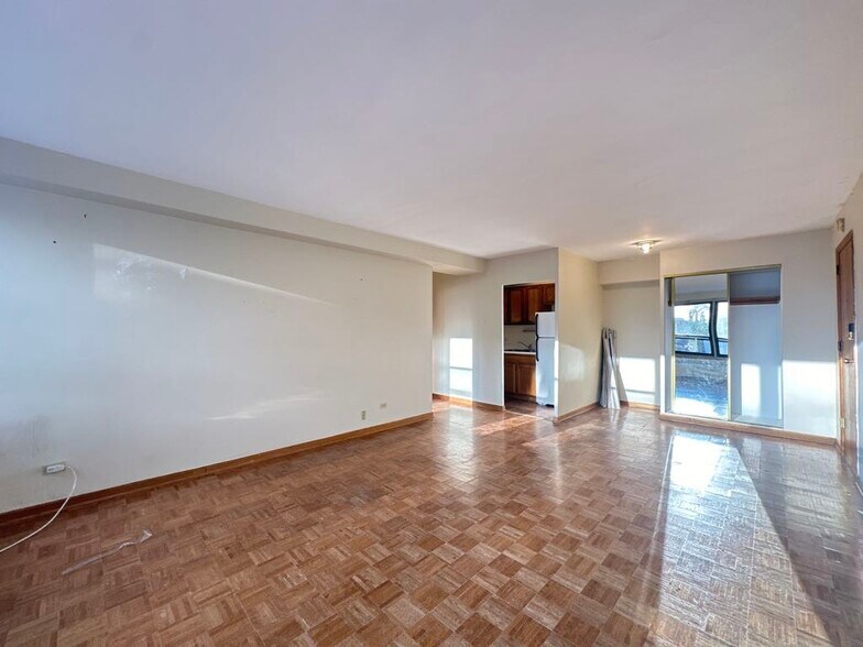 Building Photo - 4180 N Marine Dr