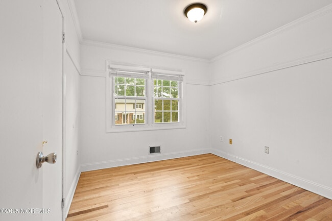 Building Photo - 1802 Holbrook St
