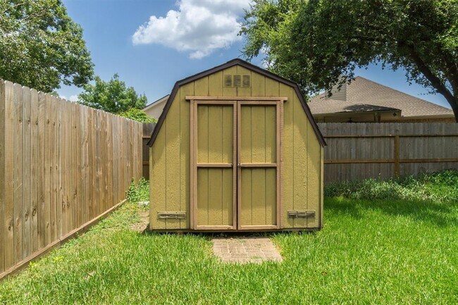 Building Photo - 2510 Park Meadows Ave