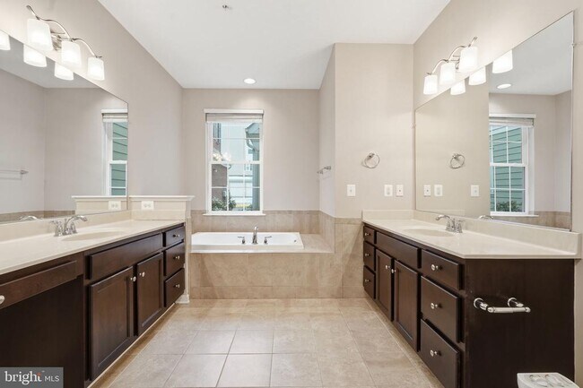 Building Photo - 44025 Vaira Terrace