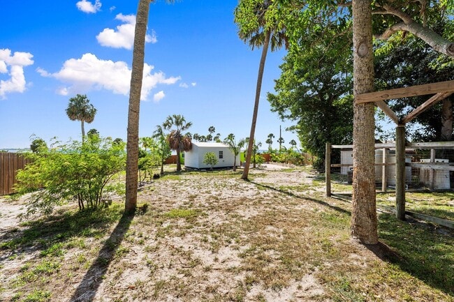 Building Photo - 5203 S Indian River Dr