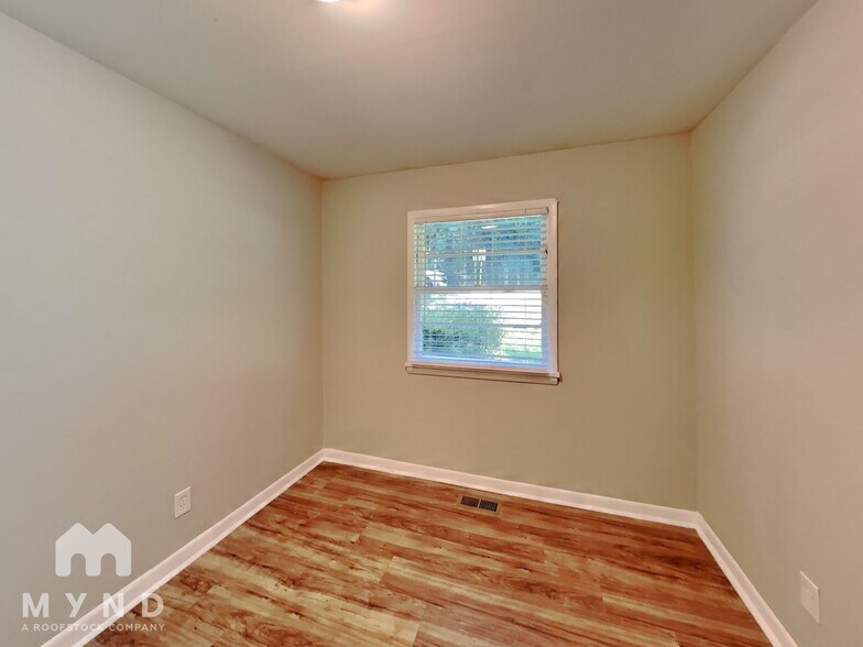 Building Photo - 502 Fairlane Cir NW