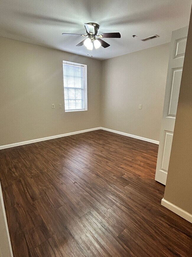 Building Photo - Jefferson Commons Apartments