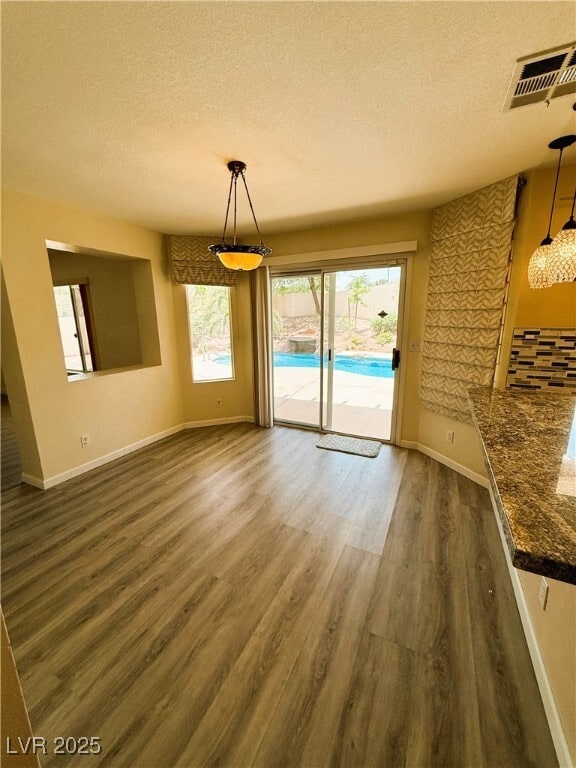 Building Photo - 2113 Desert Pines St