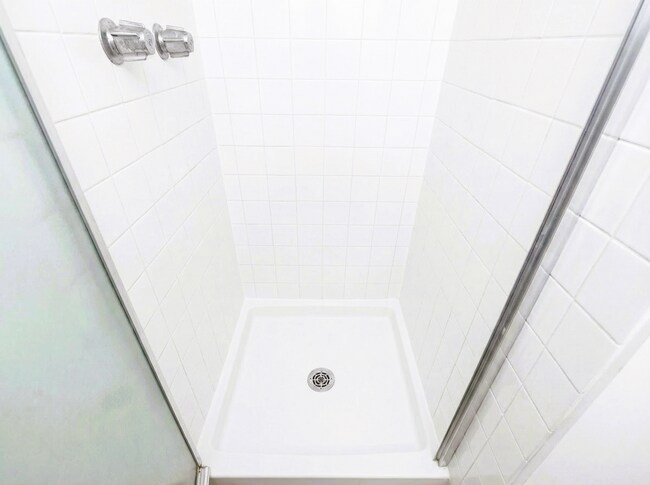 Building Photo - Spacious 3-Bedroom Home with Large Backyard in Fairfield