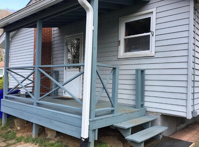 Building Photo - 4608 Tallahassee Ave