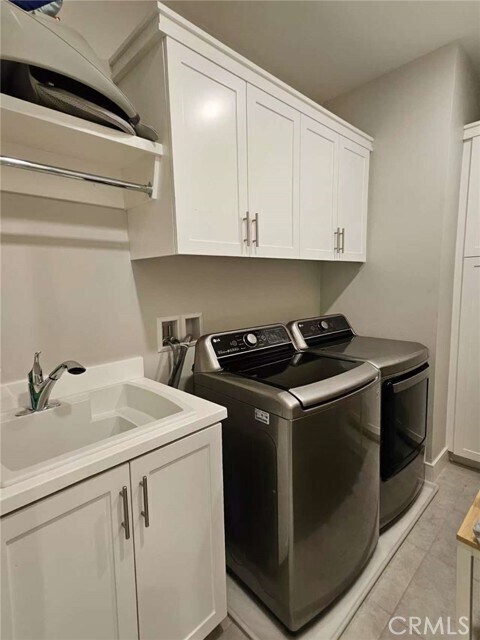 Building Photo - 117 Parakeet