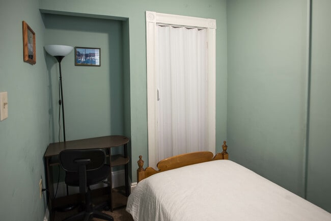 Building Photo - 42 Everett St