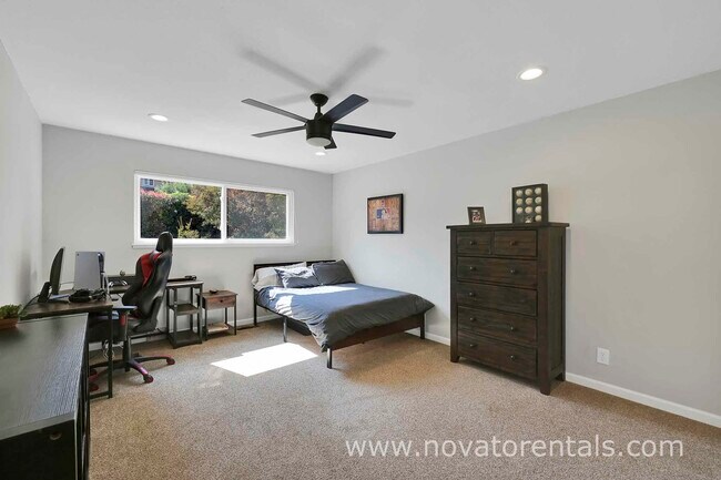 Building Photo - 17 Mosswood Ct