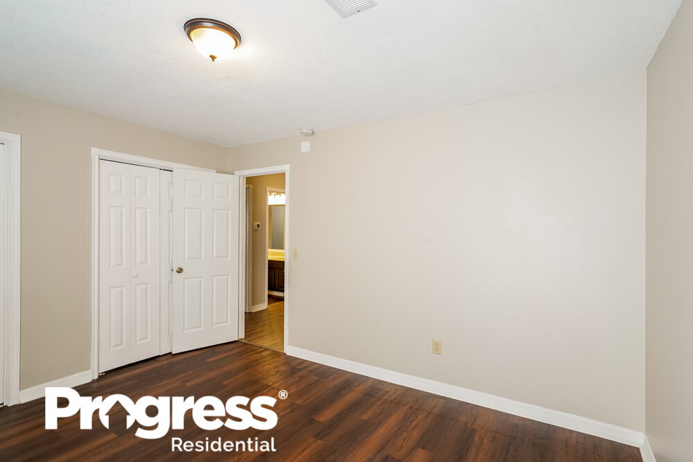 Building Photo - 820 Lake Terrace Dr