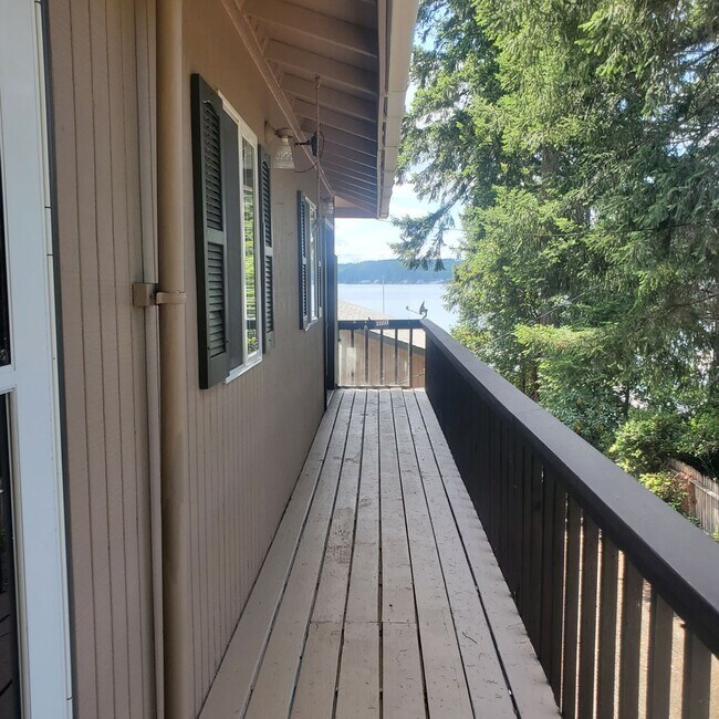 Building Photo - 1 Bedroom Apartment on Mason Lake