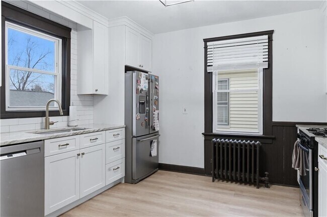 Building Photo - 44 Holburn Ave