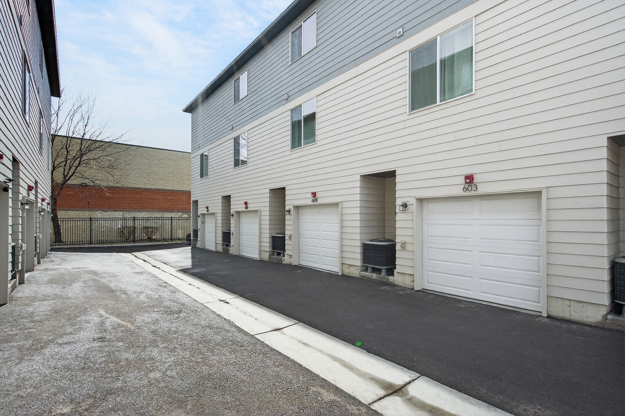 Building Photo - 1146 S Redwood Rd