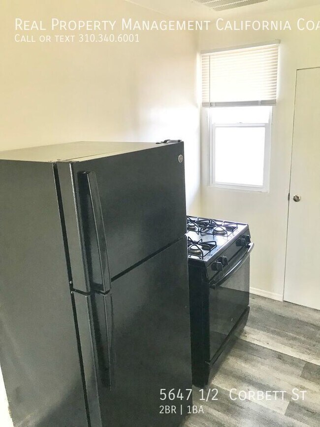 Building Photo - Move In Special!!!   Refreshed Mid City Condo