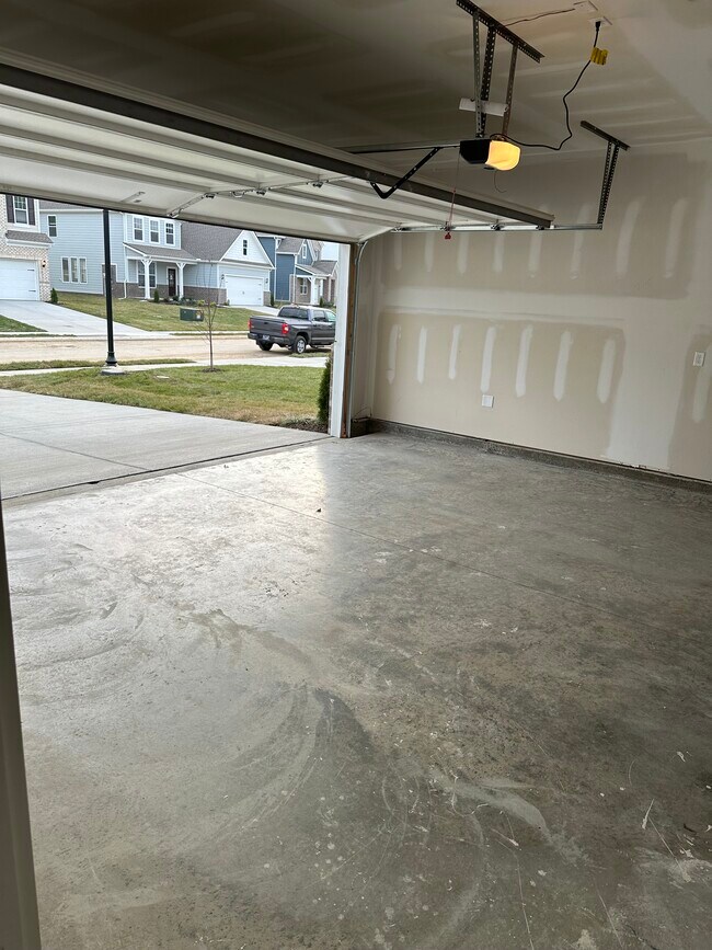 Building Photo - 2252 Robert Gwynne Dr