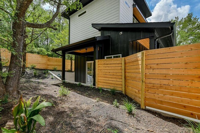 Building Photo - 1407 Greenwood Ave
