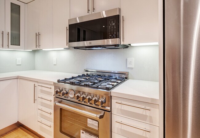 Building Photo - 200 Brannan St